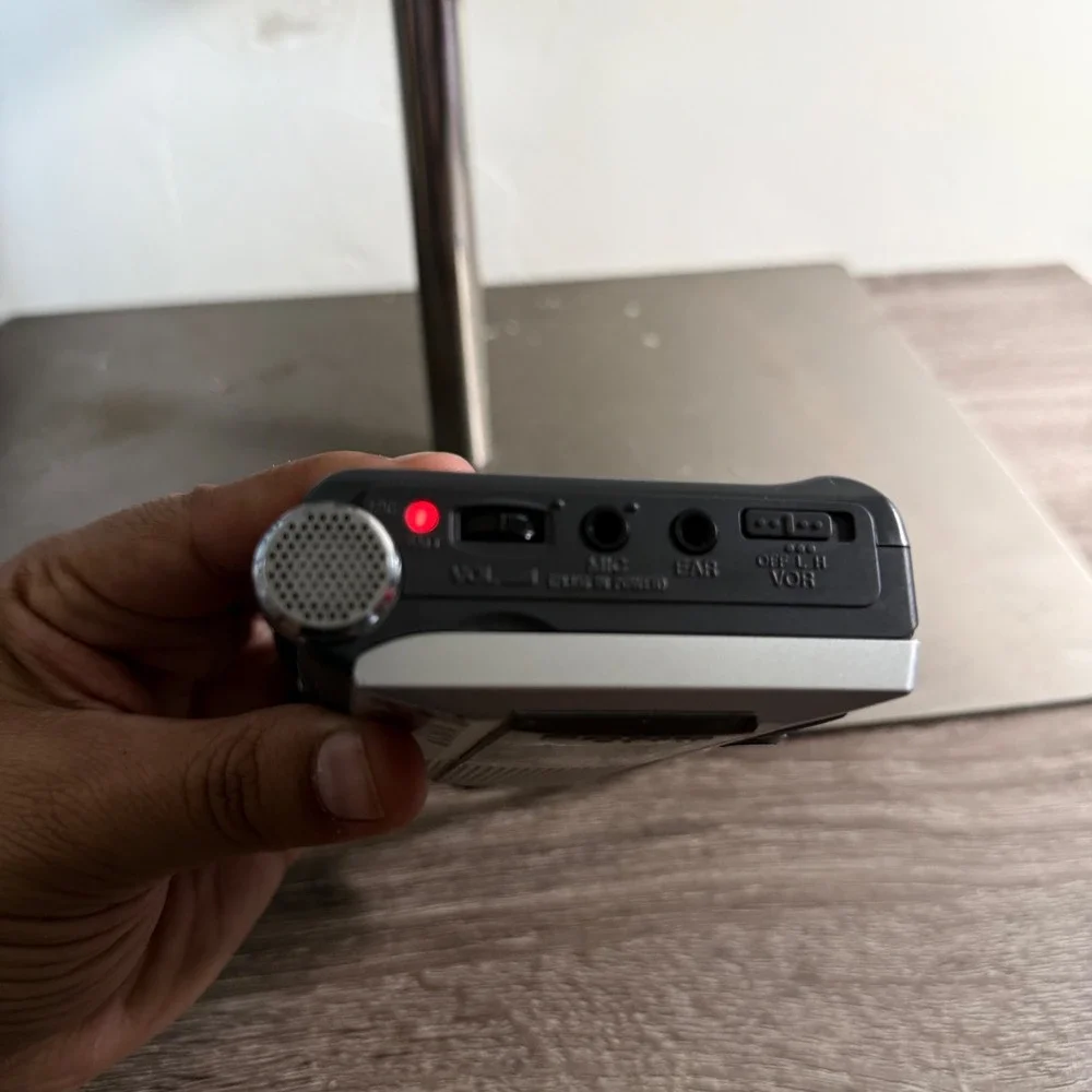 Sony tcm 200dv